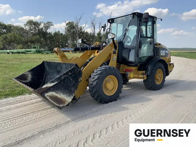 2019 Caterpillar 906M Wheel Loader — photo 1